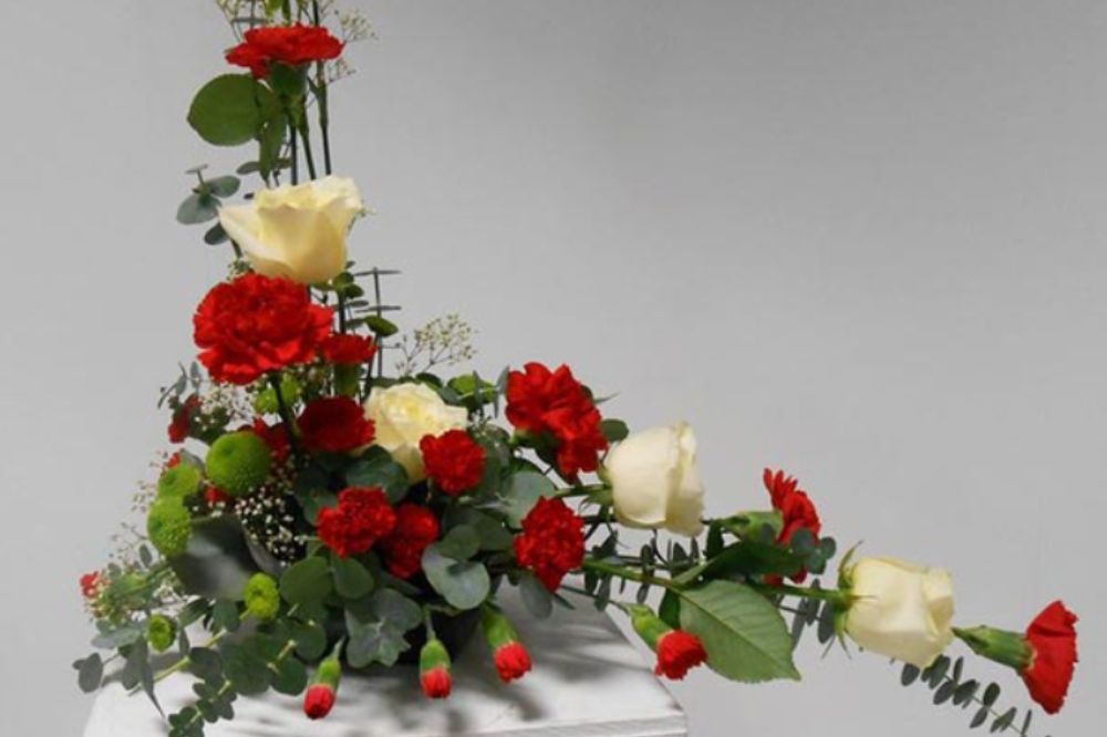 cach-cam-hoa-khai-truong-sang-trong-tai-nha-huong-dan-chi-tiet-1